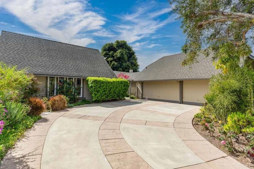 Photo of 3005 Cadencia Street, Carlsbad, CA 92009 (MLS # NDP2602337)