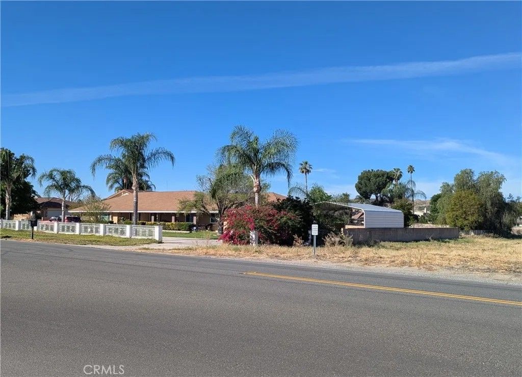 Photo of 773 N Soboba St, Hemet, CA 92544 (MLS # SW26066080)