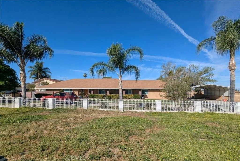 Photo of 773 N Soboba St, Hemet, CA 92544 (MLS # SW26066080)