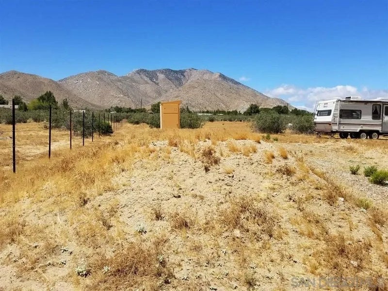 7438 Overland Stage Rd 358