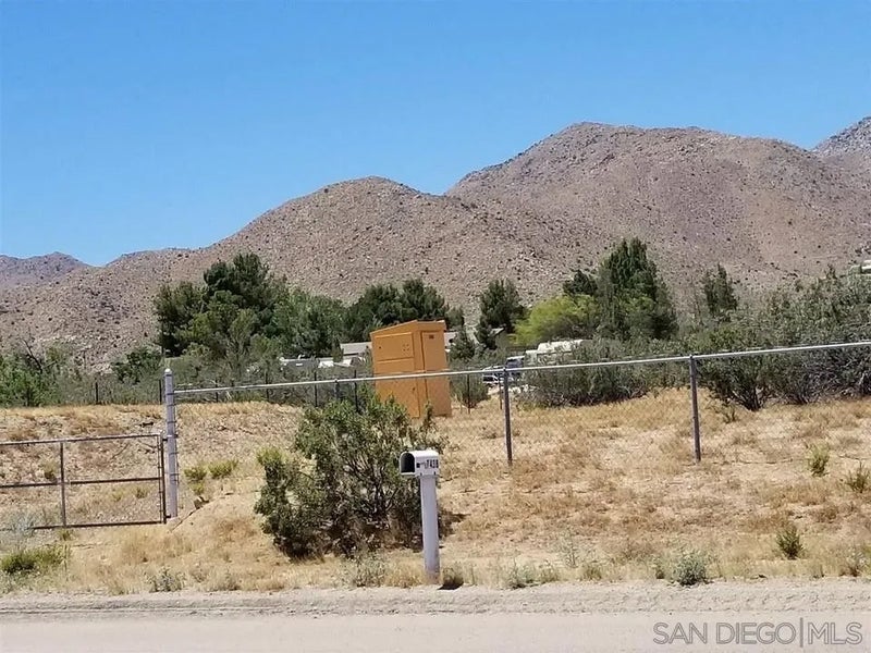 7438 Overland Stage Rd 358