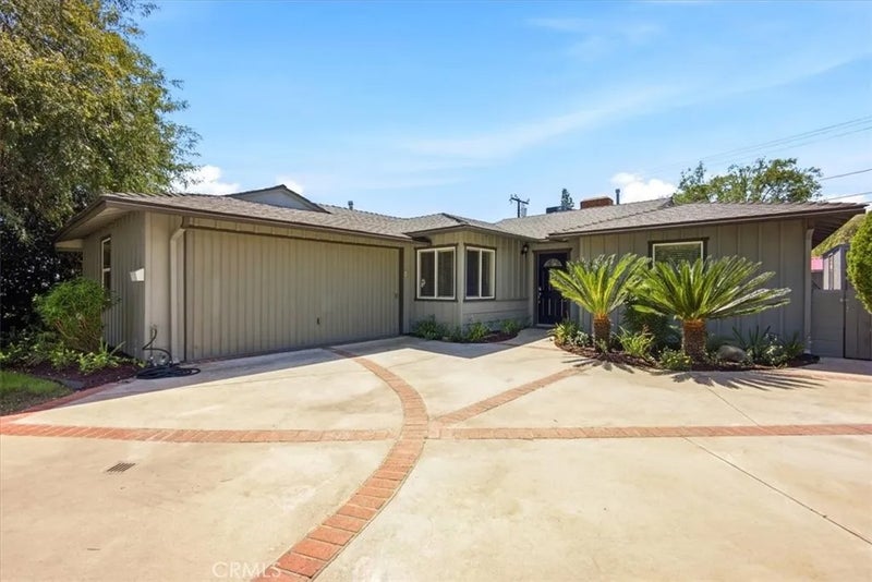 1175 Valley View