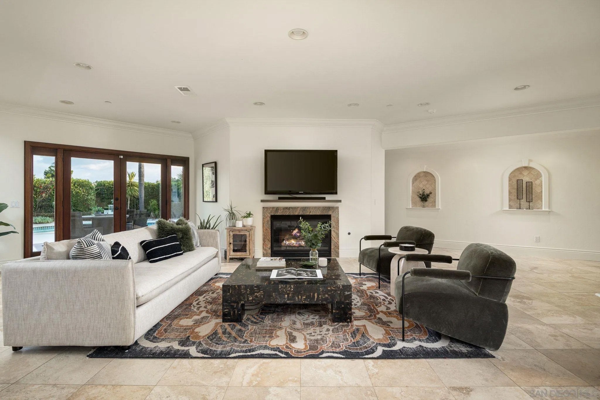 3919 Via Valle Verde