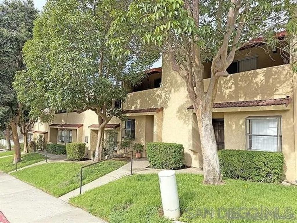 Photo of 4562 Twain Ave #13, San Diego, CA 92120 (MLS # 250046394)