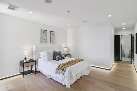 Tiny photo for 700 Front St #1402, San Diego, CA 92101 (MLS # 250039305)