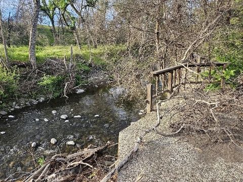 Photo of 109 Sycamore Valley, Chico, CA 95973 (MLS # SN26067111)