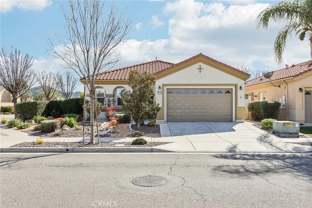 5405 Paseo Famosa
