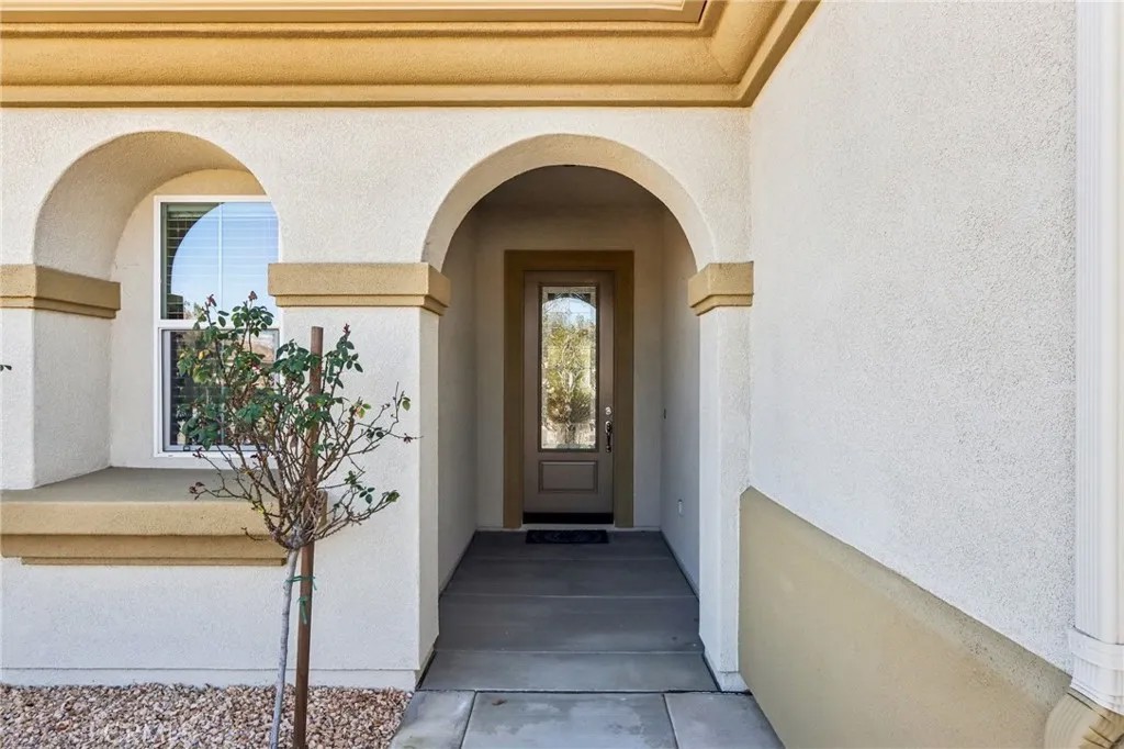 5405 Paseo Famosa