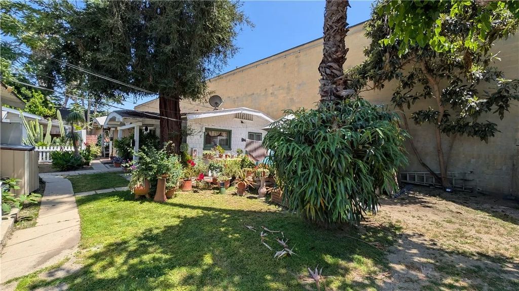 Photo of 100 Palmetto DR #14, Pasadena, CA 91105 (MLS # CV26113432)