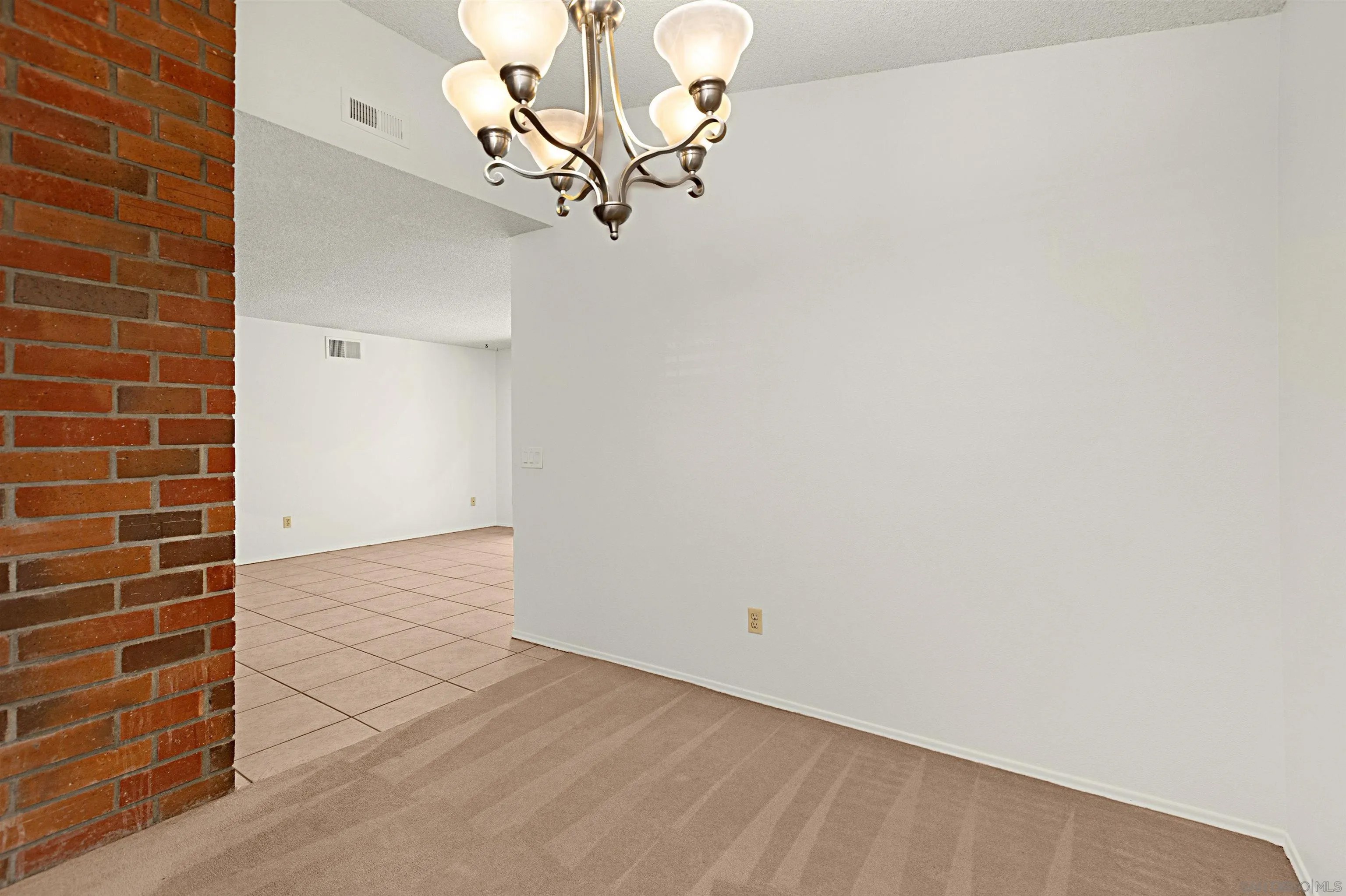 10466 Moorpark St.