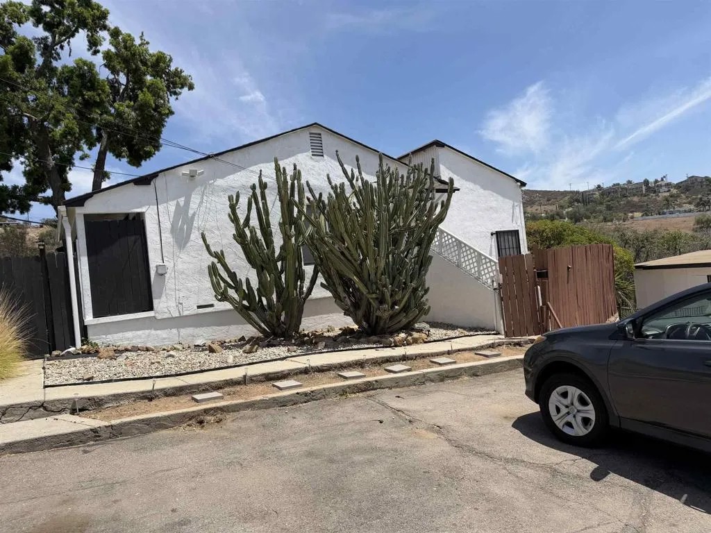2610 Helix St.