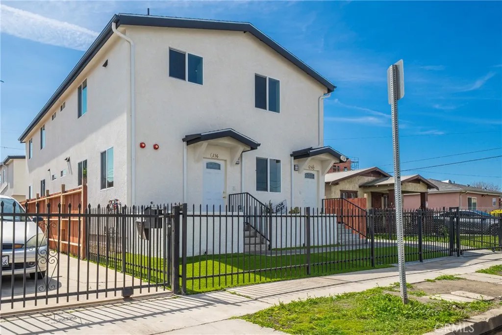 236 W 84th