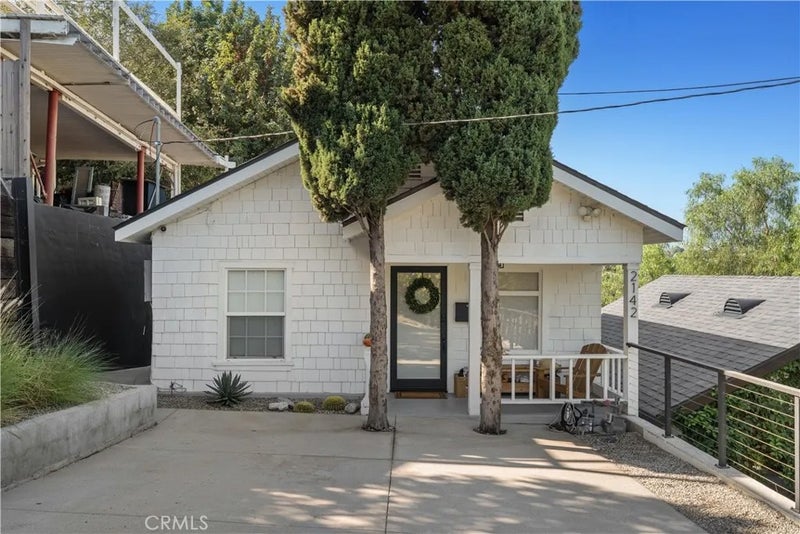 2142 Fargo Street