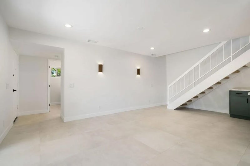 74185 Catalina Way
