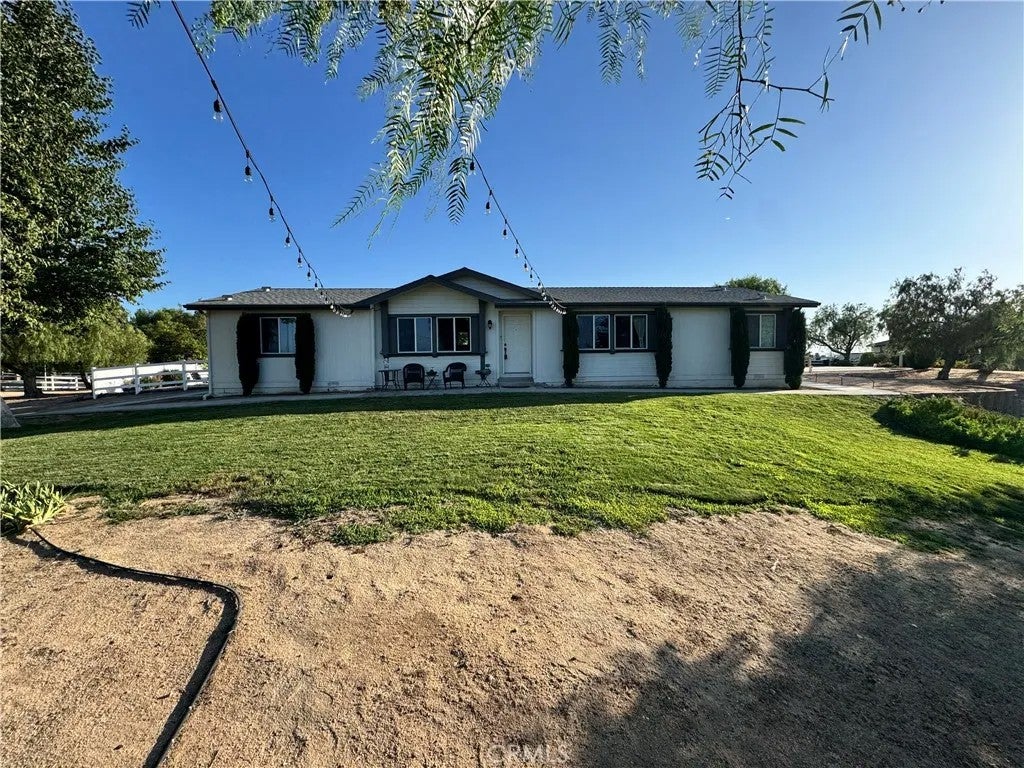 Photo of 40450 Calle Cancion, Temecula, CA 92592 (MLS # SW26173535)