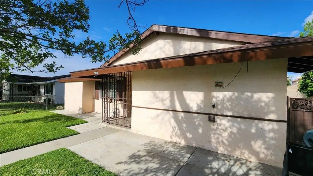 Photo of 1611 S San Antonio Ave, Pomona, CA 91766 (MLS # CV26079226)