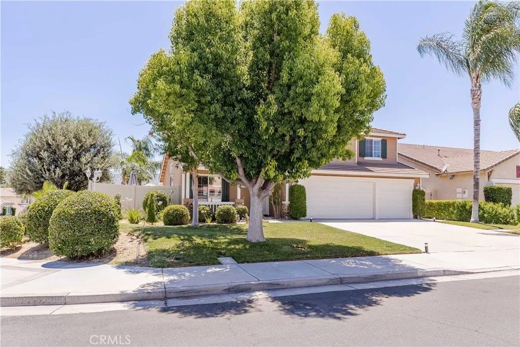 Photo of 23439 Mountain Breeze Drive, Murrieta, CA 92562 (MLS # SW25176541)