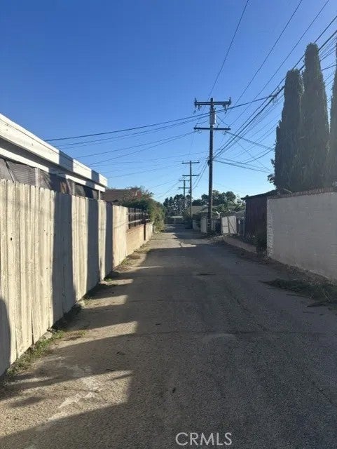 951 N 5TH Ave