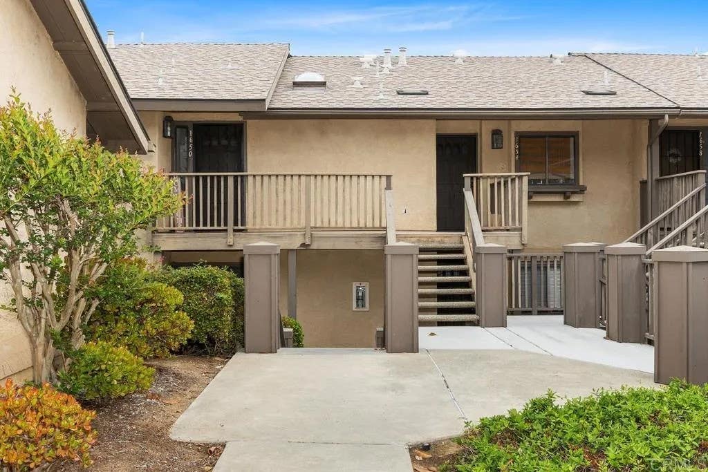 Photo of 1650 Pala Lake Dr, Fallbrook, CA 92028 (MLS # NDP2604400)