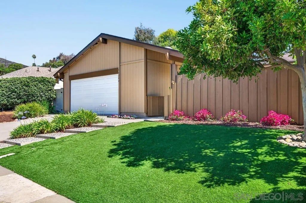 11242 Capilla Rd