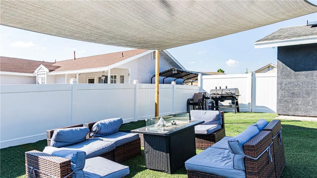 Photo of 44394 Meadow Grove, Hemet, CA 92544 (MLS # IV26036296)