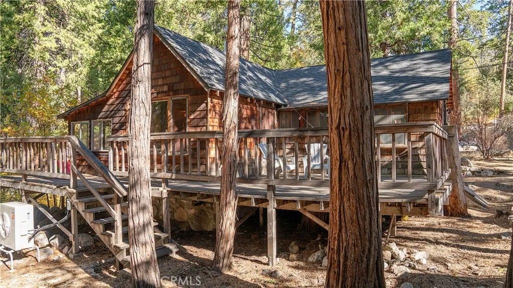 Photo of 25201 Fern Valley Road, Idyllwild, CA 92549 (MLS # SB26005621)