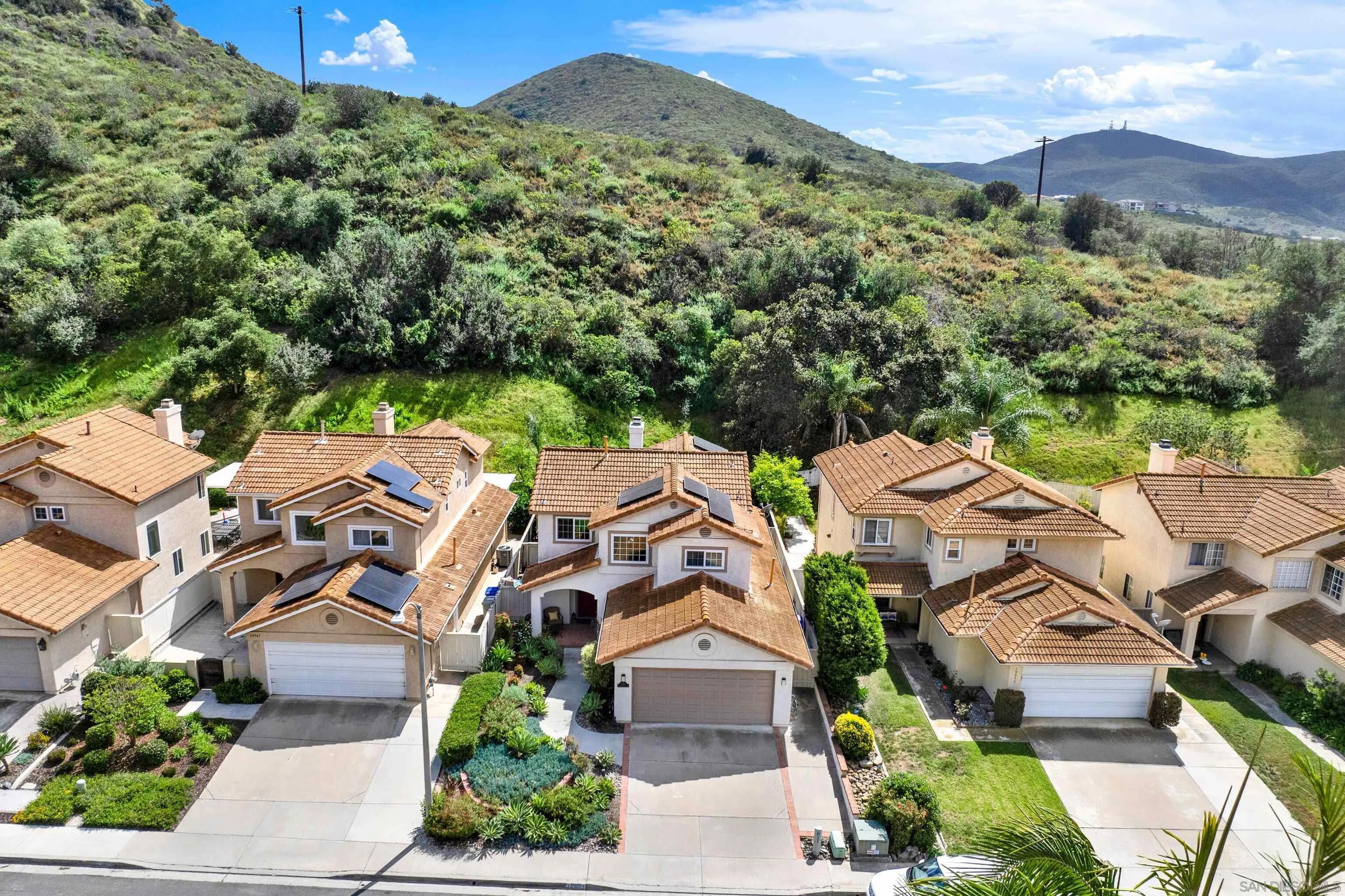 10961 Avenida De Los Lobos