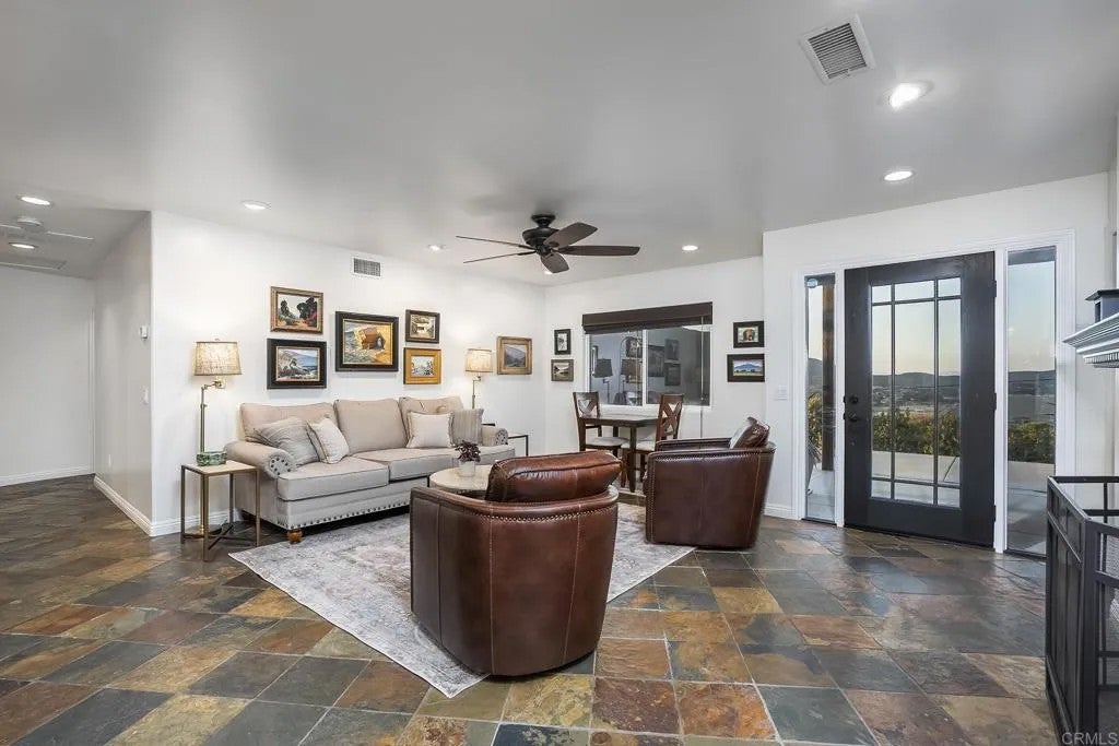 1512 CASA DE ROCA WAY