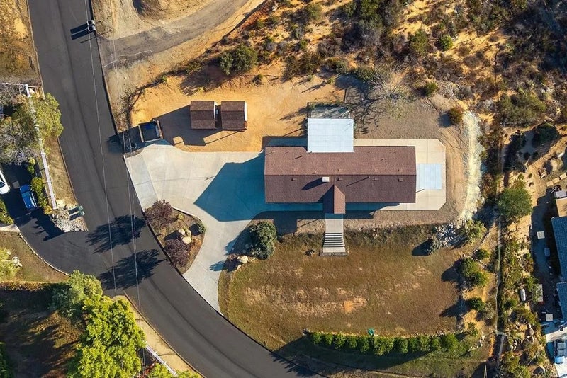 1512 CASA DE ROCA WAY