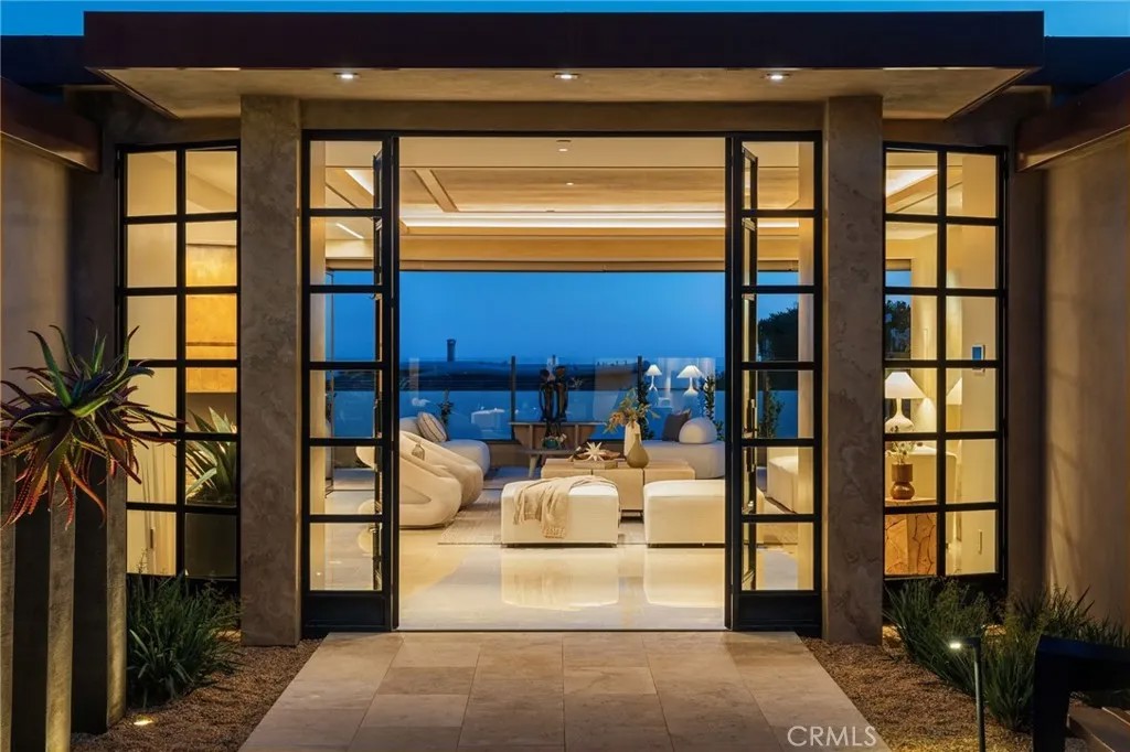 20 Monarch Bay