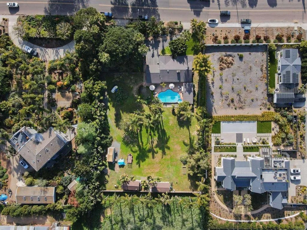 1386 Lake Drive