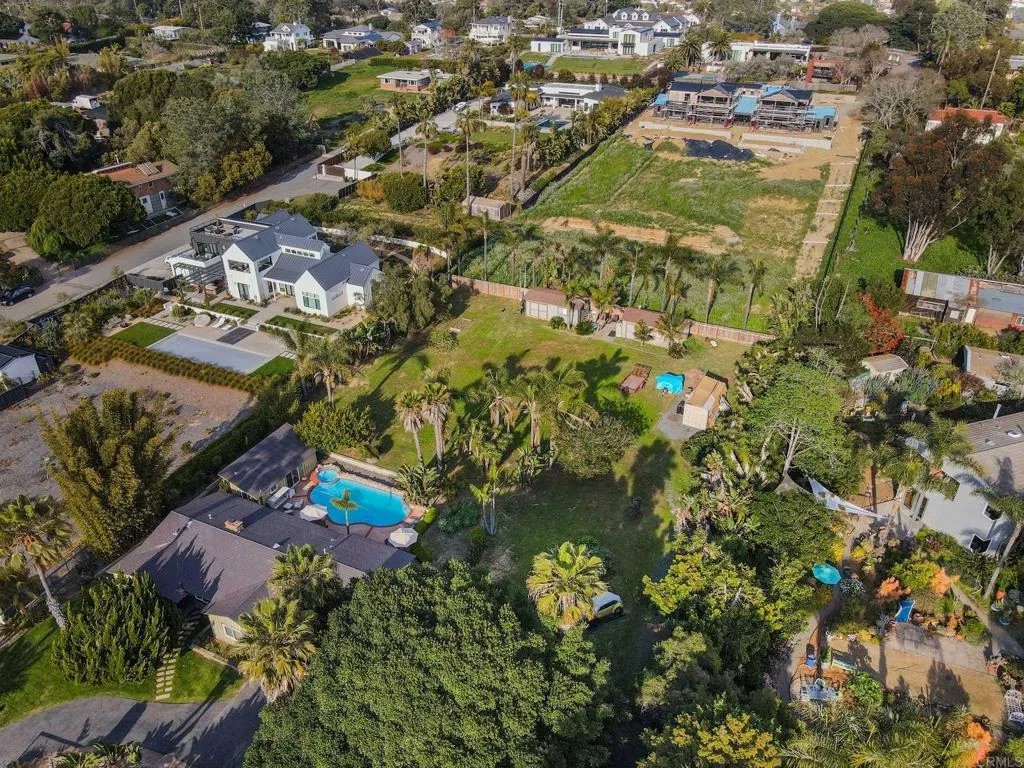 1386 Lake Drive