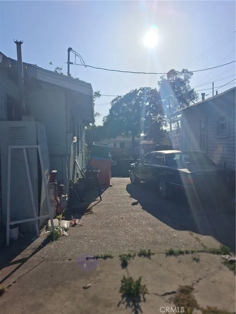11720 S San Pedro