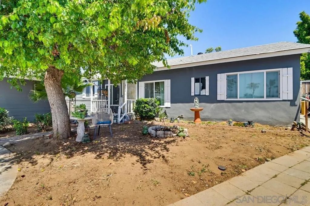 Photo of 121 S Stephanie Lane, El Cajon, CA 92019 (MLS # 260011781)