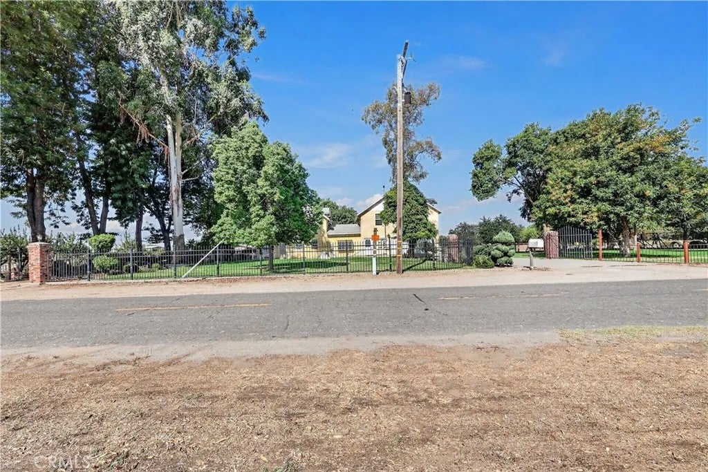 23598 Road 15 3/4