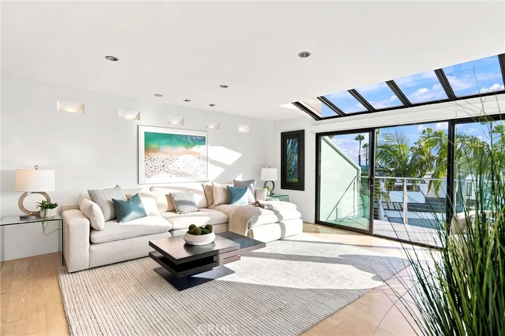28 Sea Colony Drive