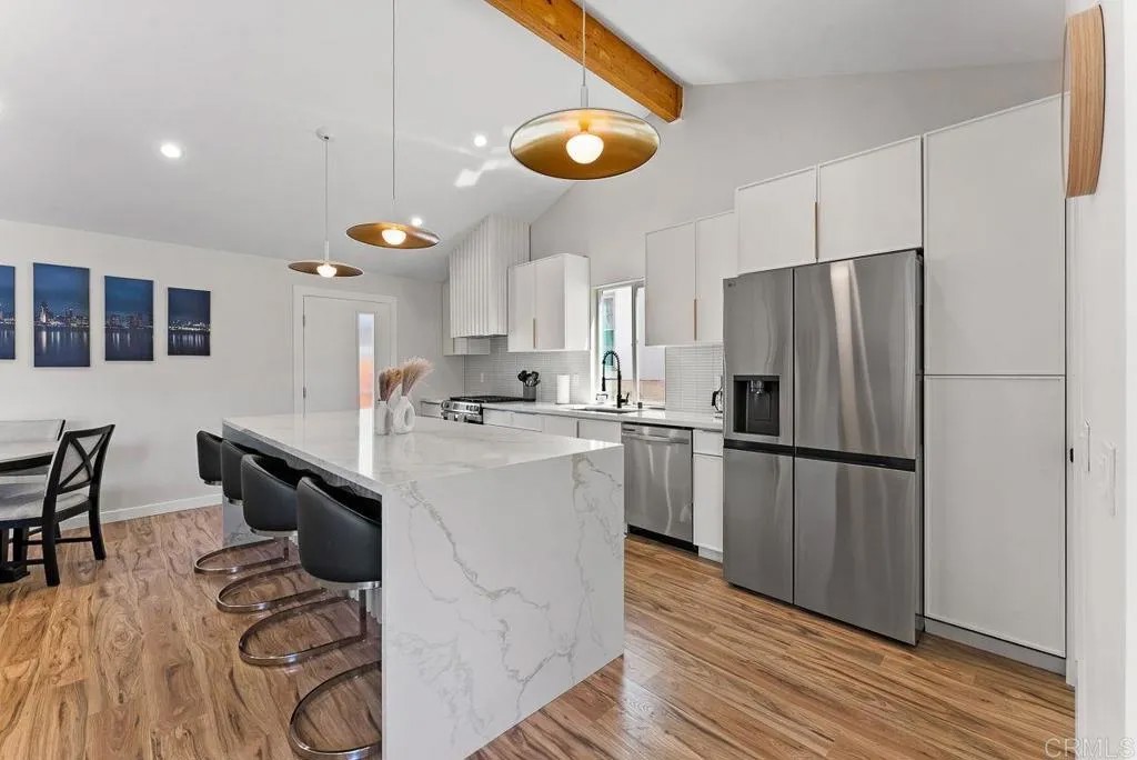 1933 Chatsworth Boulevard