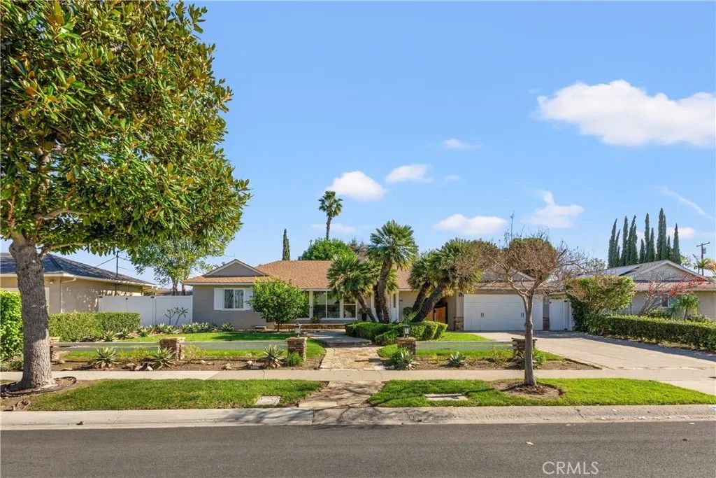 Photo of 13112 Lassen Way Way, Santa Ana, CA 92705 (MLS # PW26007761)