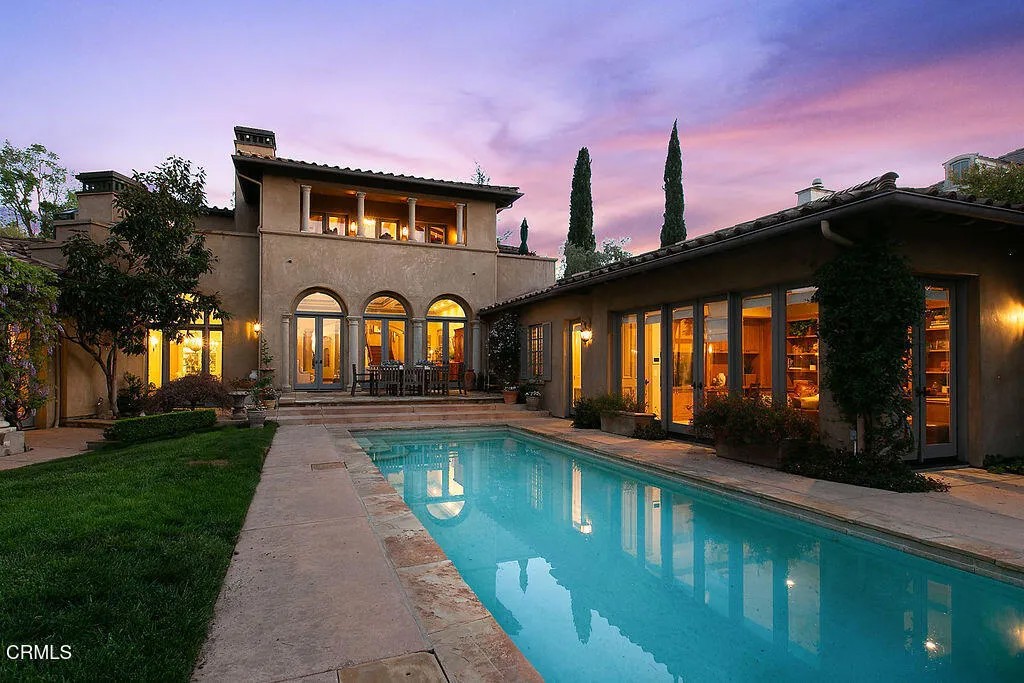 3323 Calle De Debesa