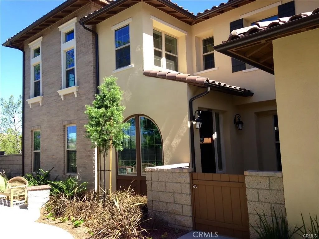 2356 Crystal Pointe