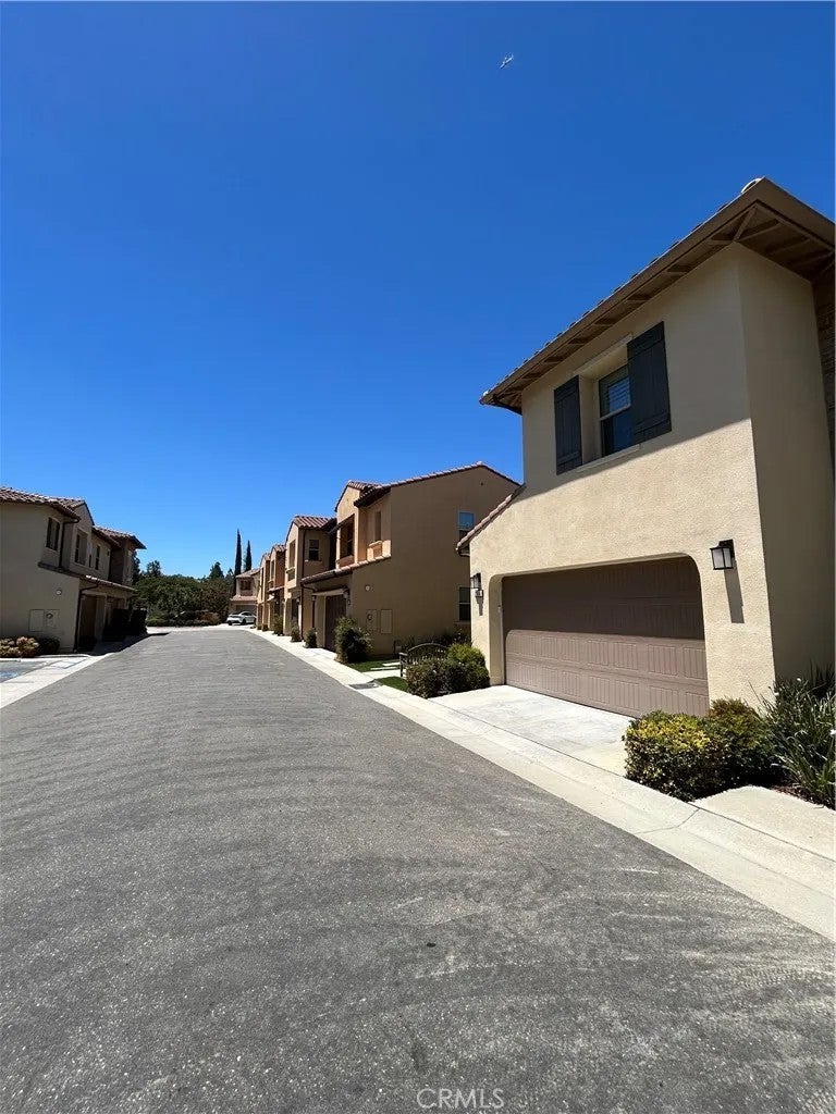 2356 Crystal Pointe