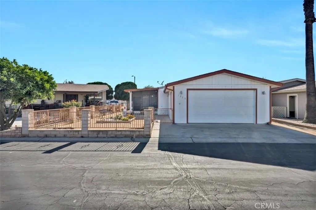 Photo of 1275 Bishop Drive, Hemet, CA 92545 (MLS # SW26110967)