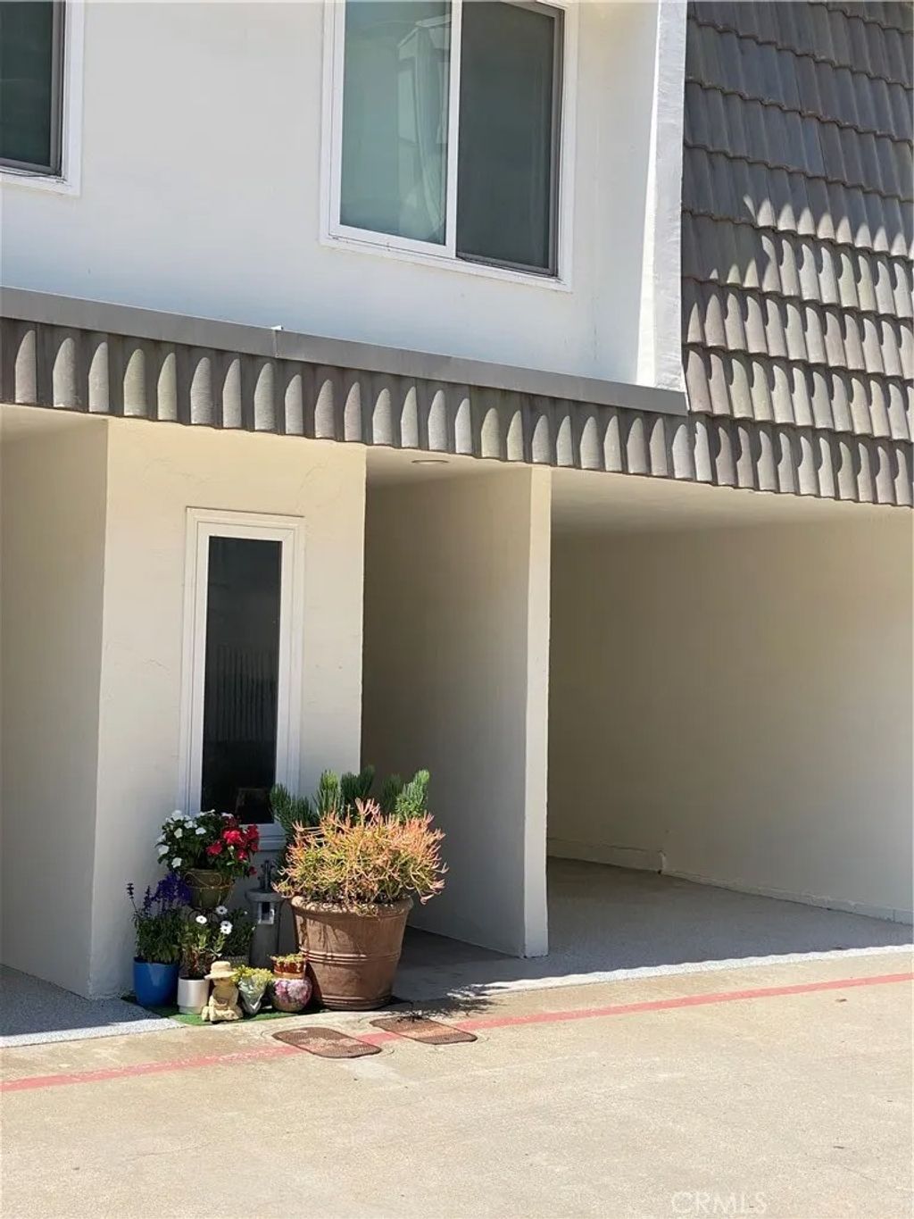 Photo of 11846 Ebbtide Ln, Malibu, CA 90265 (MLS # SR25251246)