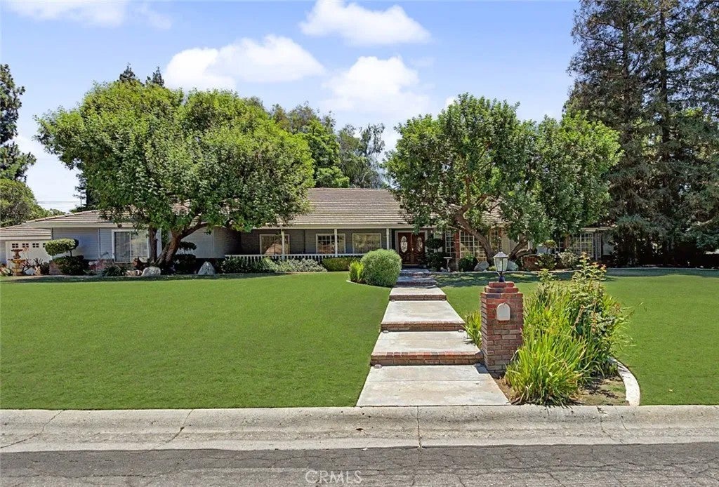 4215 Flintridge Drive