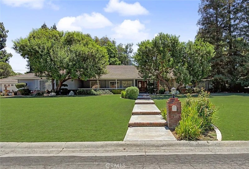 4215 Flintridge Drive