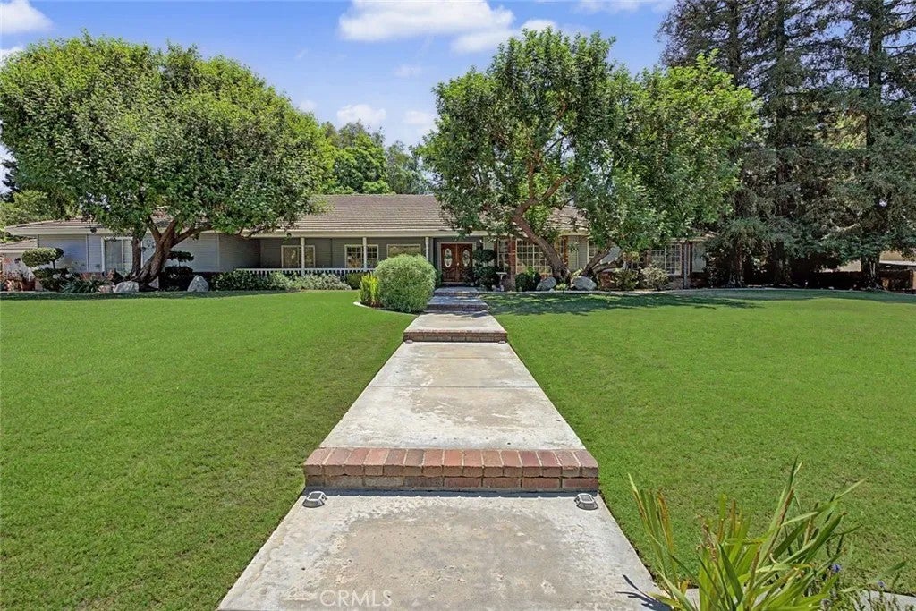 4215 Flintridge Drive