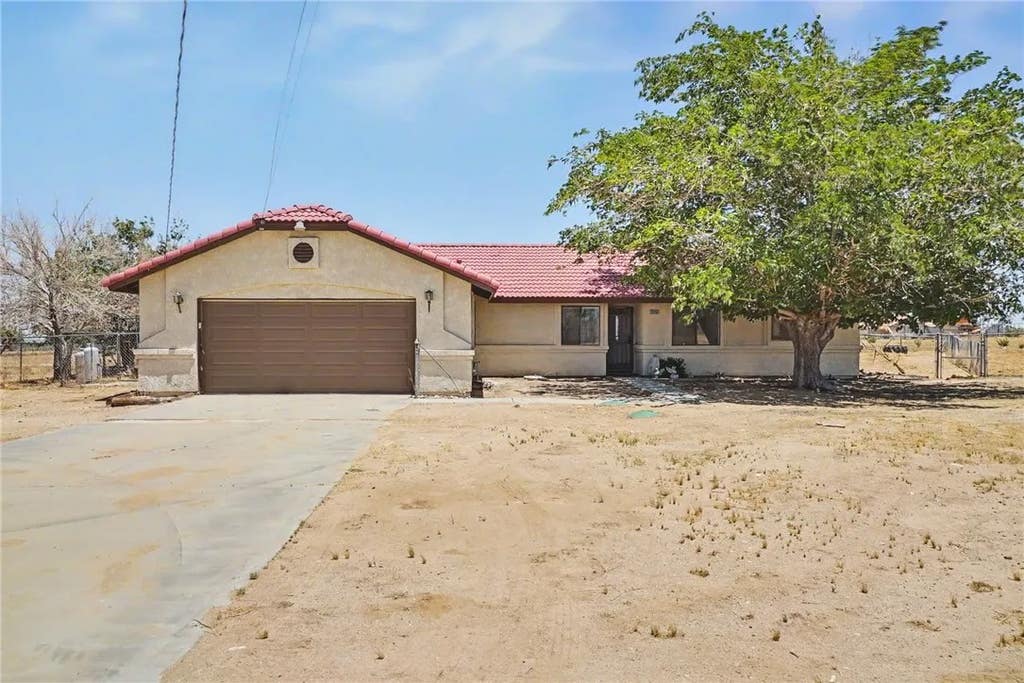 Photo of 13451 Sonora Road, Phelan, CA 92371 (MLS # WS26139500)