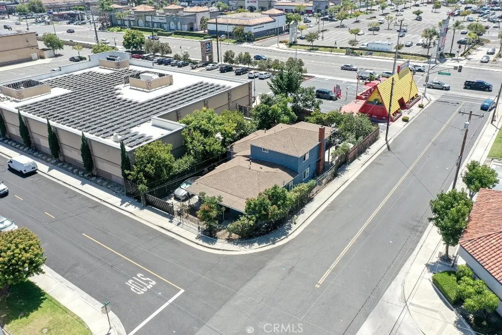 13861 Pine St.