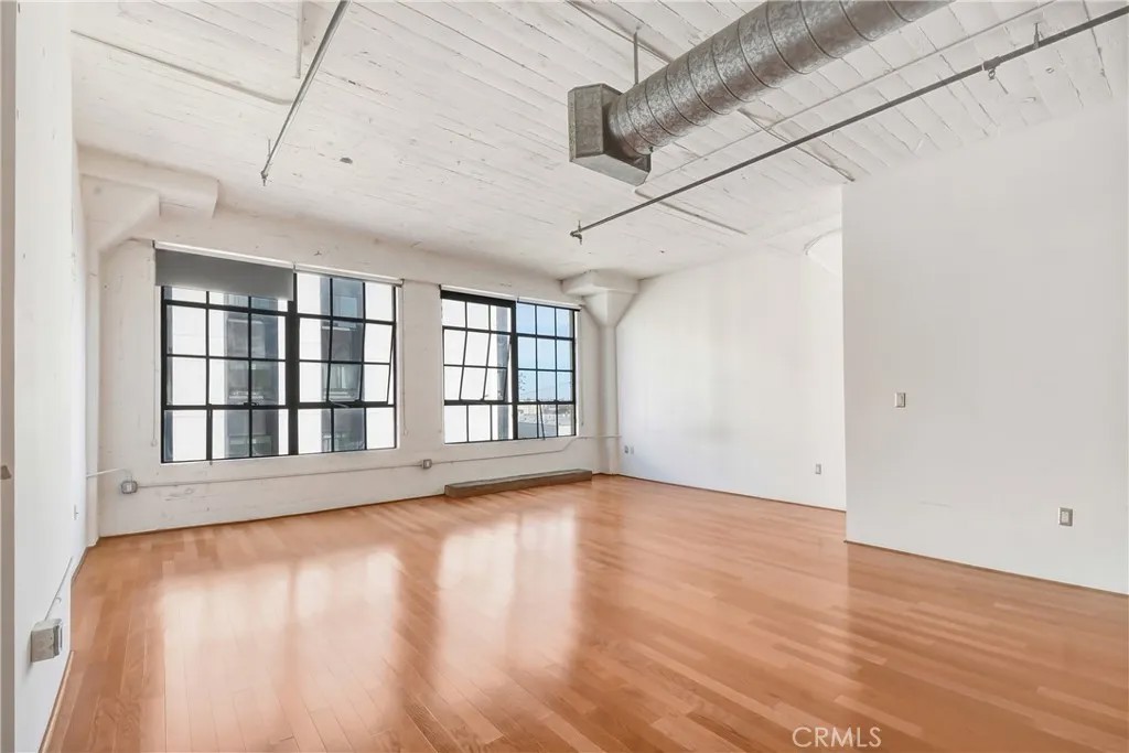200 N San Fernando