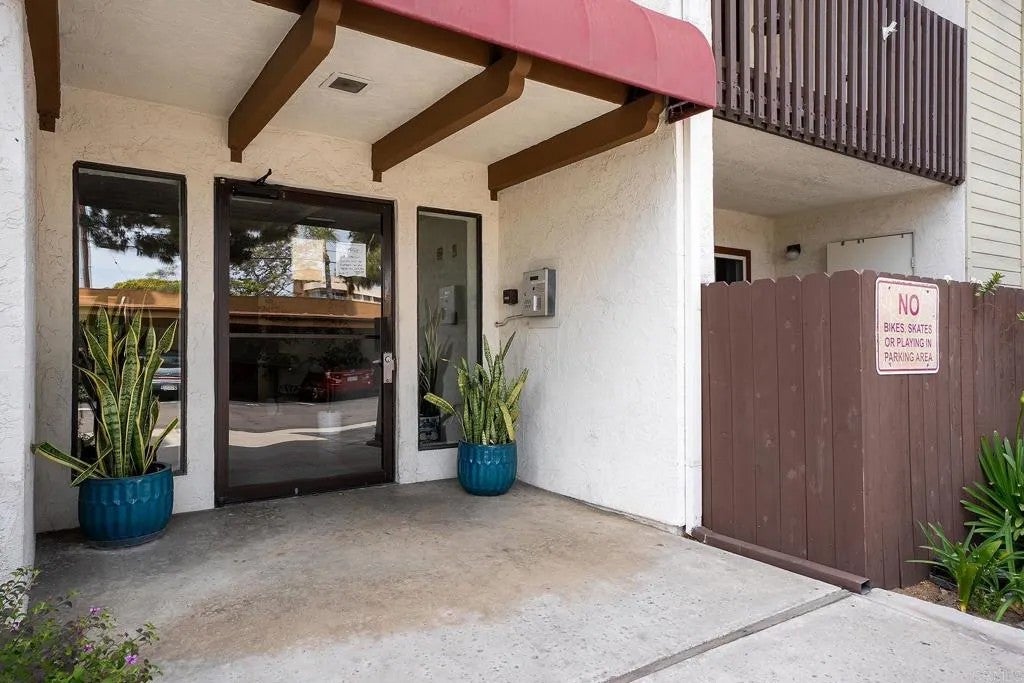 166 Third Ave 4
